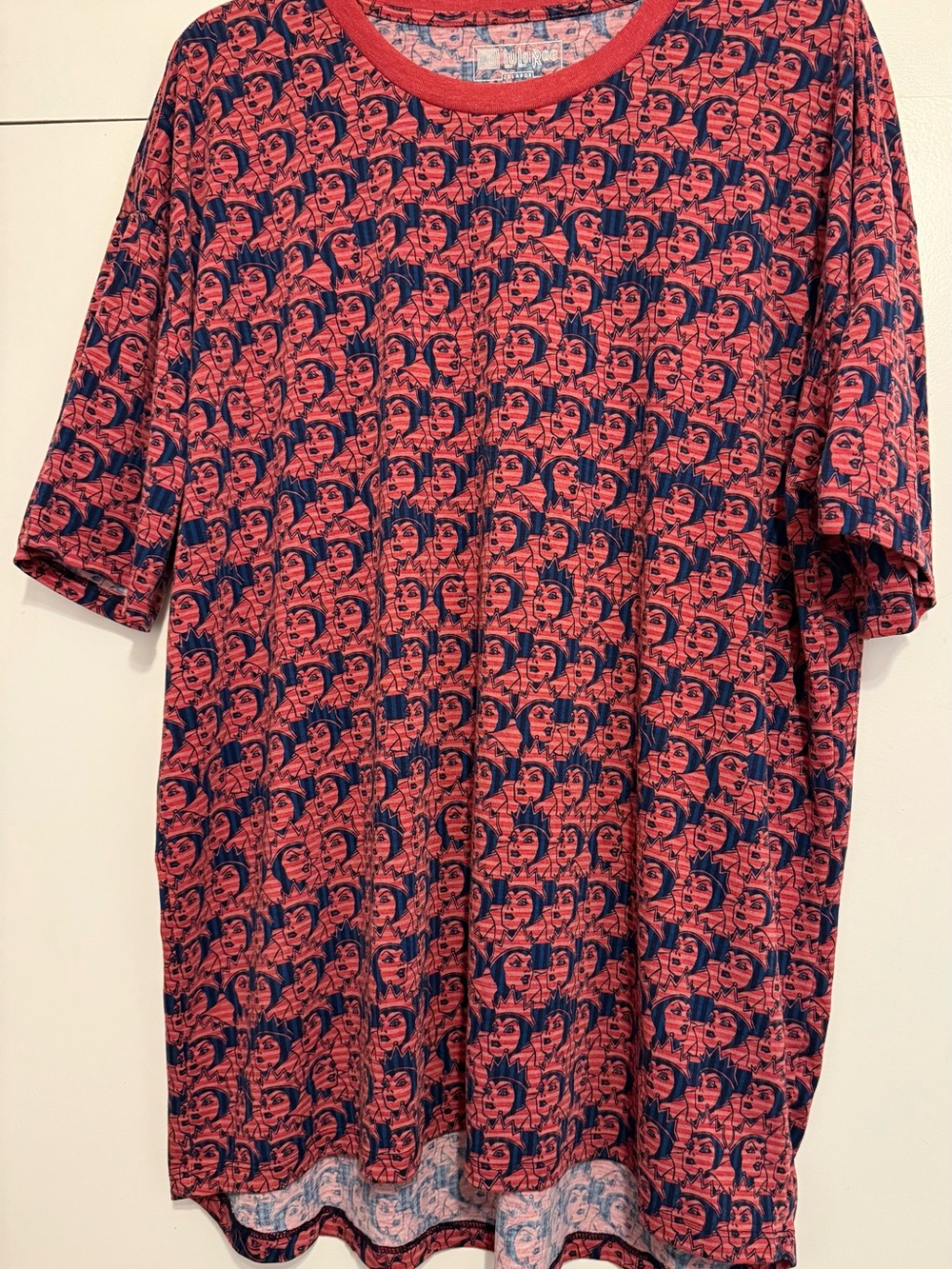 Disney Red Navy LuLaRoe 2X Wicked Queen Shirt